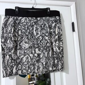 Black and White Patterned Women's Skirt